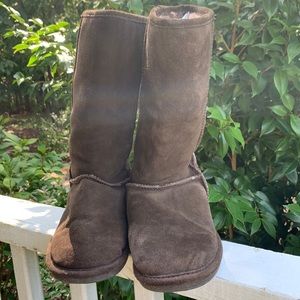 Suede brown boots